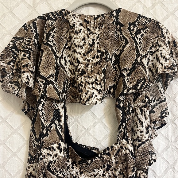 Wrap romper dress - Picture 6 of 6